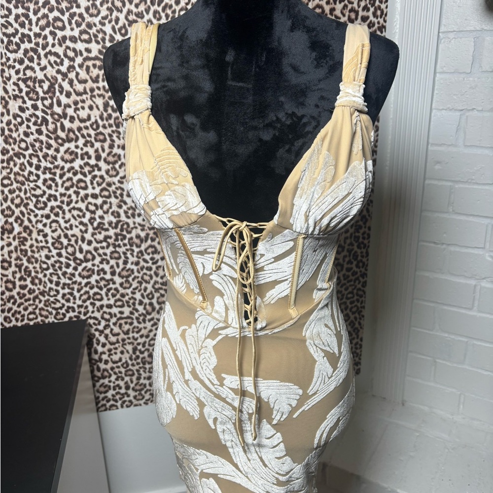 Oh Polly Beige and White Lace-Up Chemise